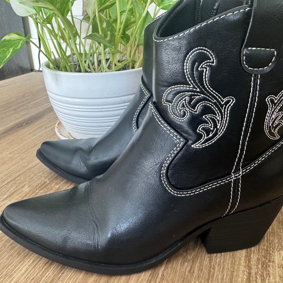 Old Navy Shoes - Western Style boots